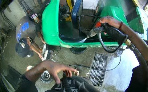 Autorickshaw garage: first person frame